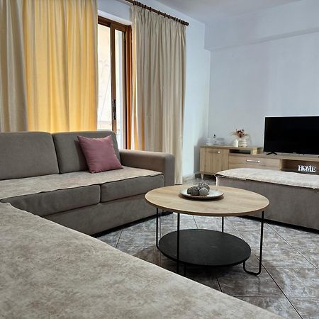 Alex Apartments Sarandë エクステリア 写真