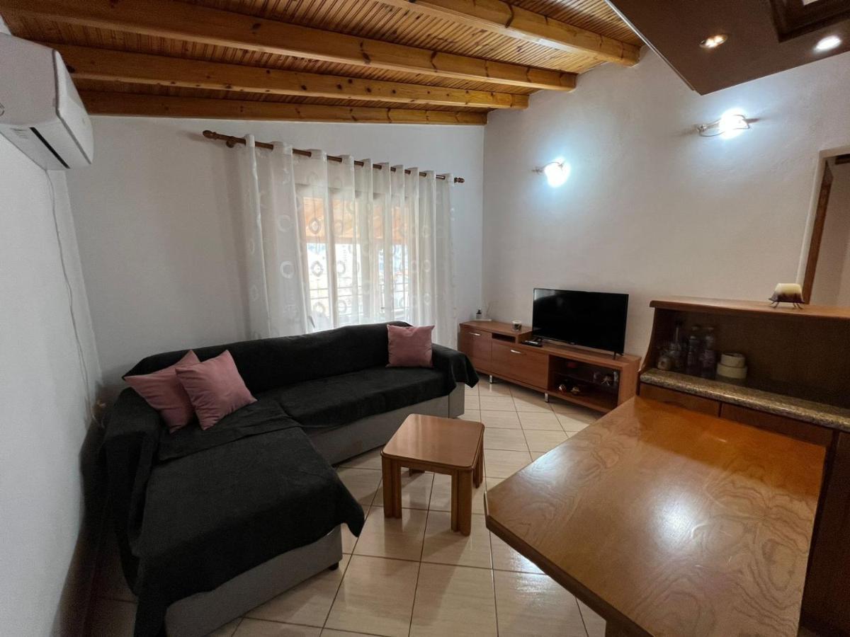 Alex Apartments Sarandë エクステリア 写真