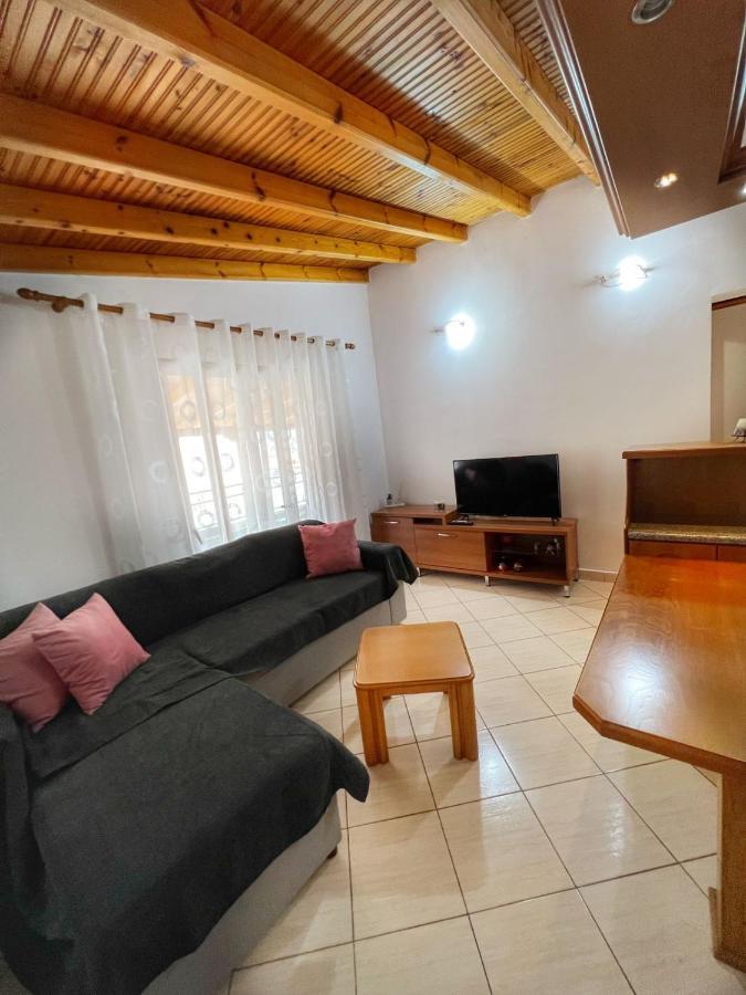 Alex Apartments Sarandë エクステリア 写真