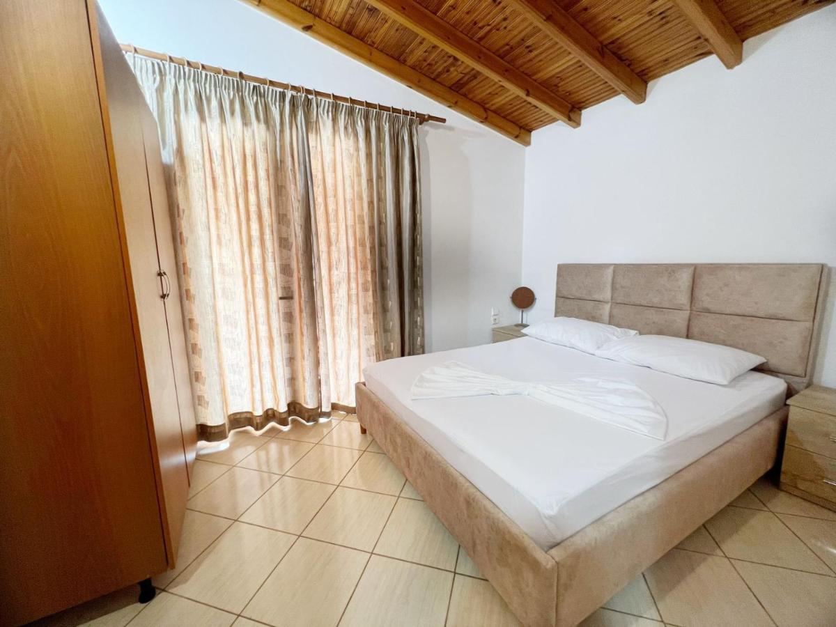 Alex Apartments Sarandë エクステリア 写真