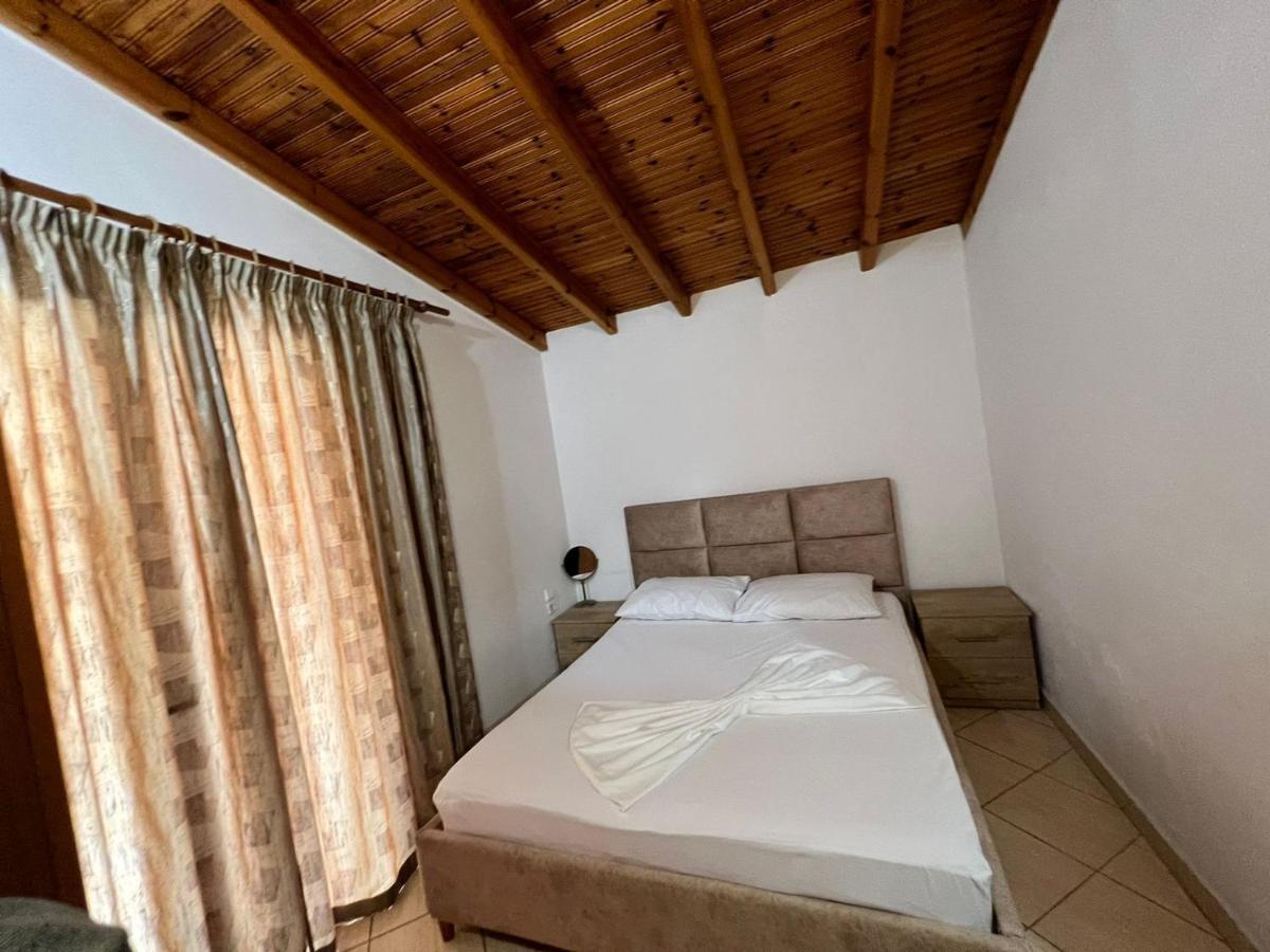 Alex Apartments Sarandë エクステリア 写真
