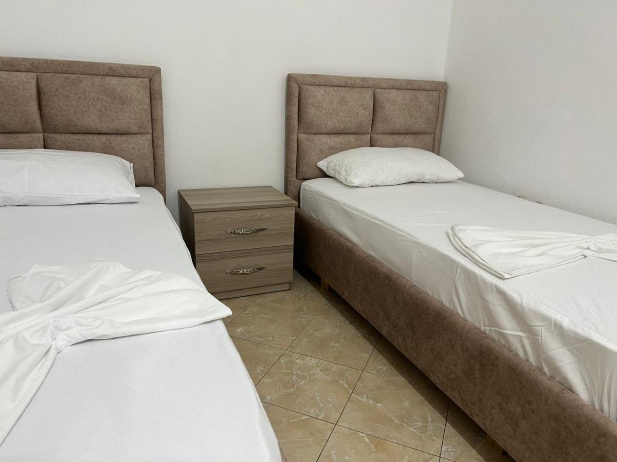 Alex Apartments Sarandë エクステリア 写真