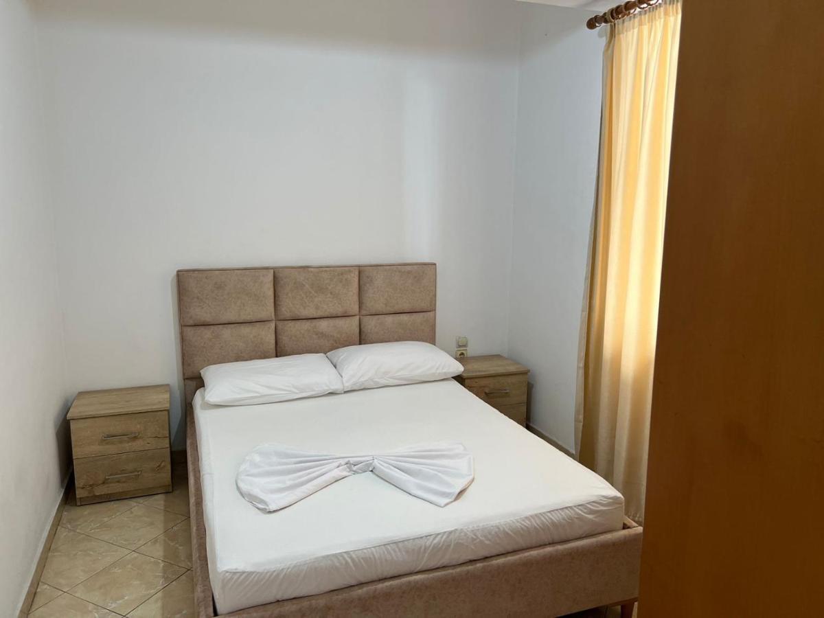 Alex Apartments Sarandë エクステリア 写真
