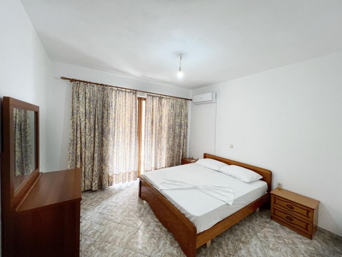 Alex Apartments Sarandë エクステリア 写真