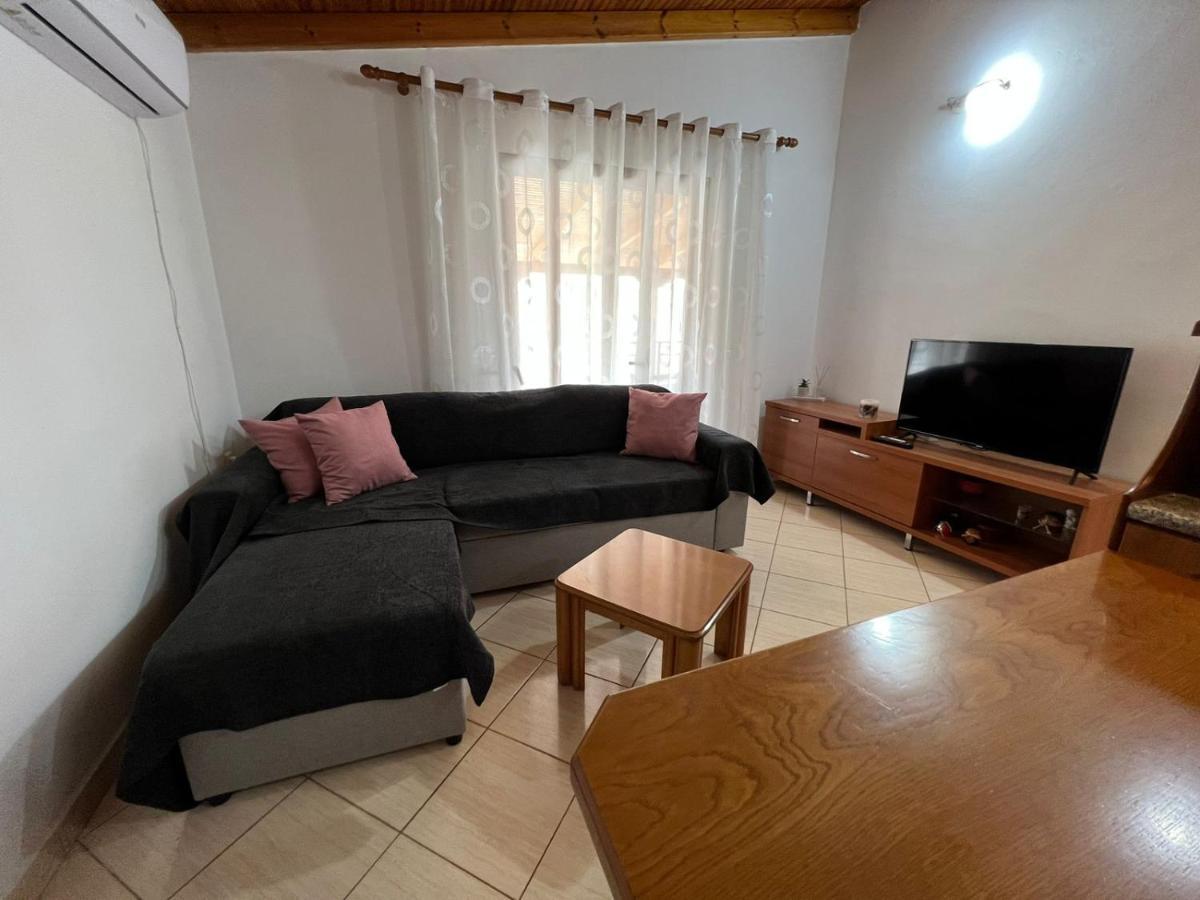 Alex Apartments Sarandë エクステリア 写真