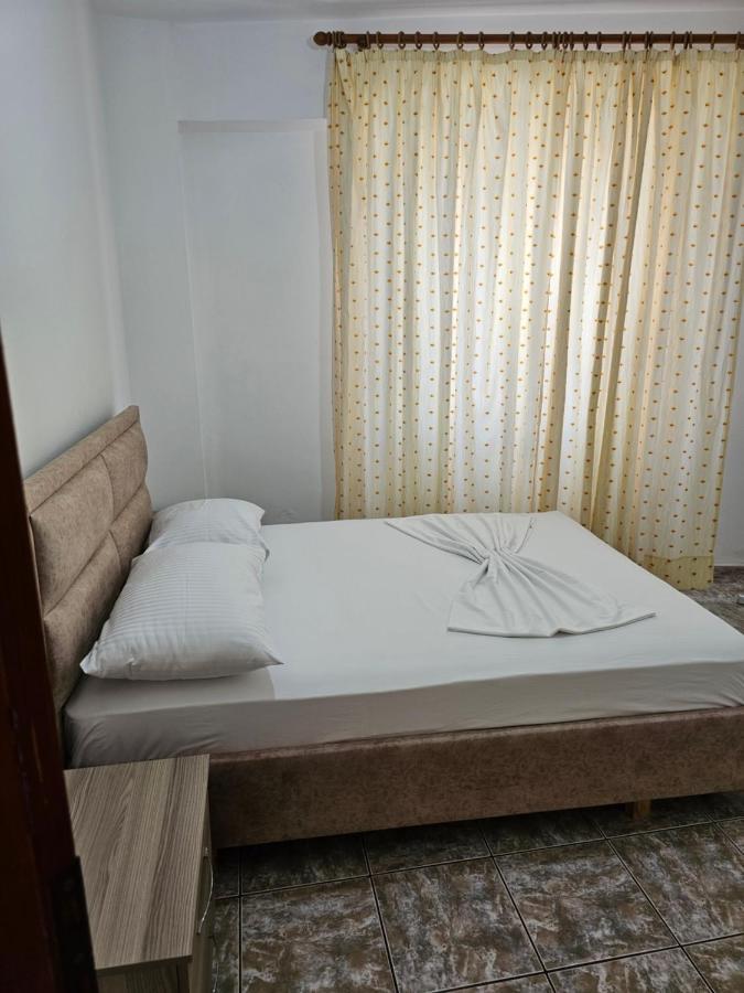 Alex Apartments Sarandë エクステリア 写真