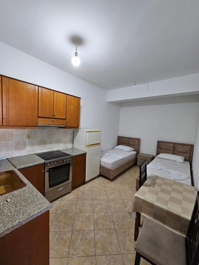 Alex Apartments Sarandë エクステリア 写真