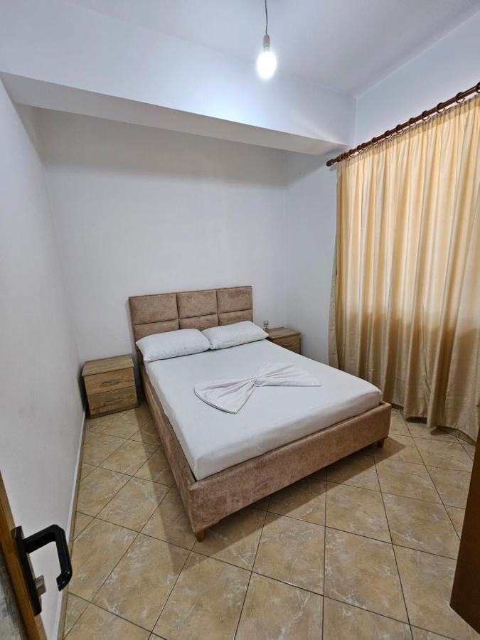 Alex Apartments Sarandë エクステリア 写真