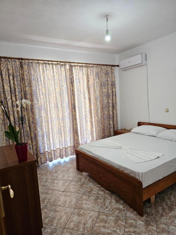 Alex Apartments Sarandë エクステリア 写真