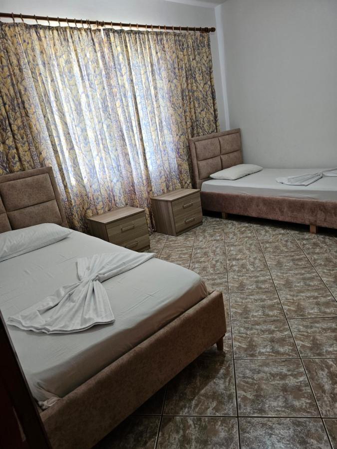 Alex Apartments Sarandë エクステリア 写真