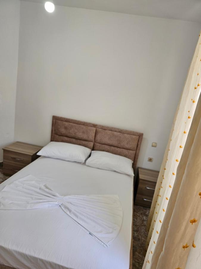 Alex Apartments Sarandë エクステリア 写真