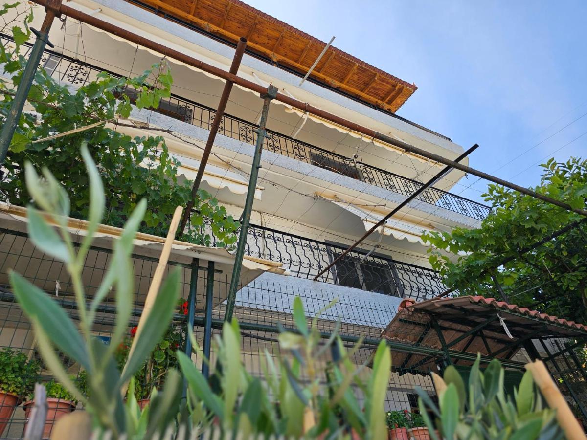 Alex Apartments Sarandë エクステリア 写真