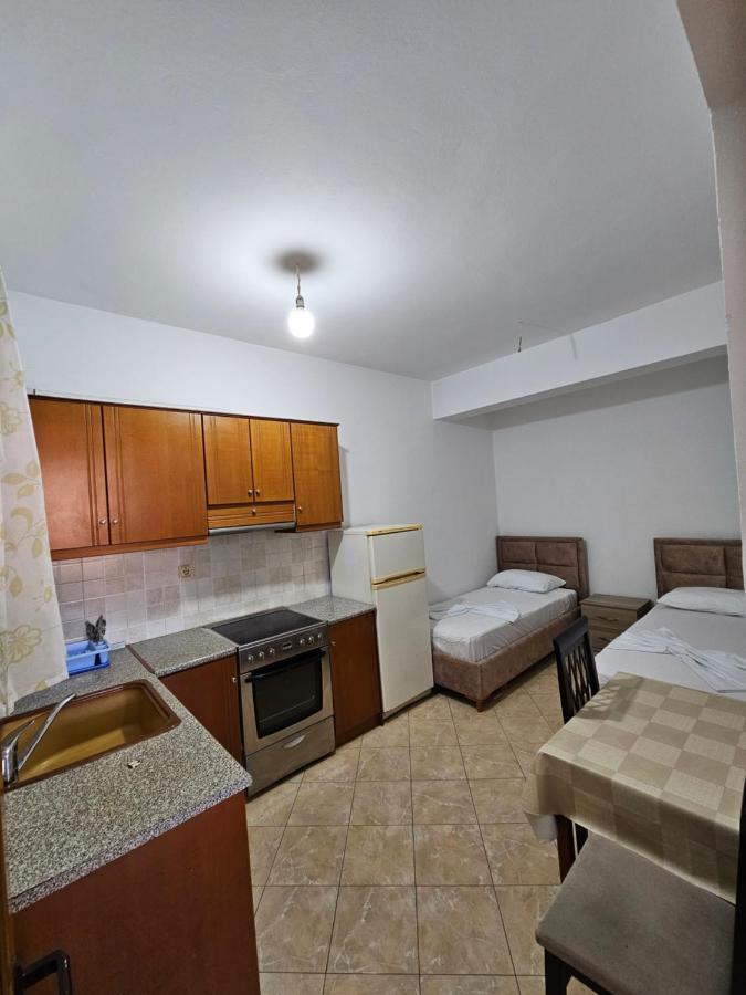 Alex Apartments Sarandë エクステリア 写真