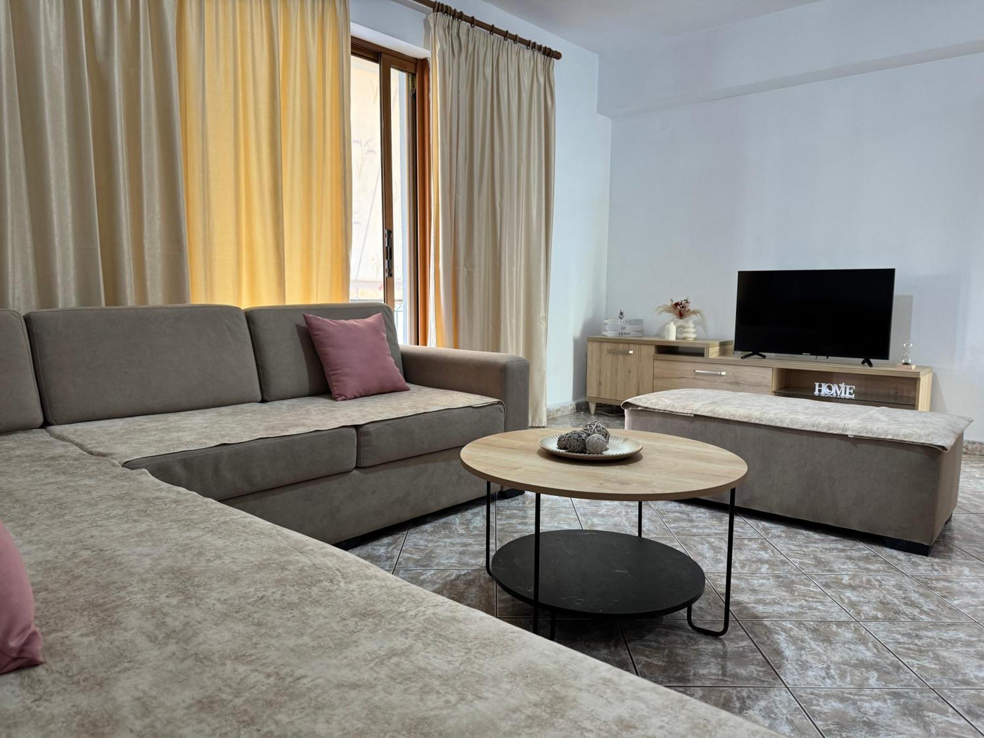 Alex Apartments Sarandë エクステリア 写真