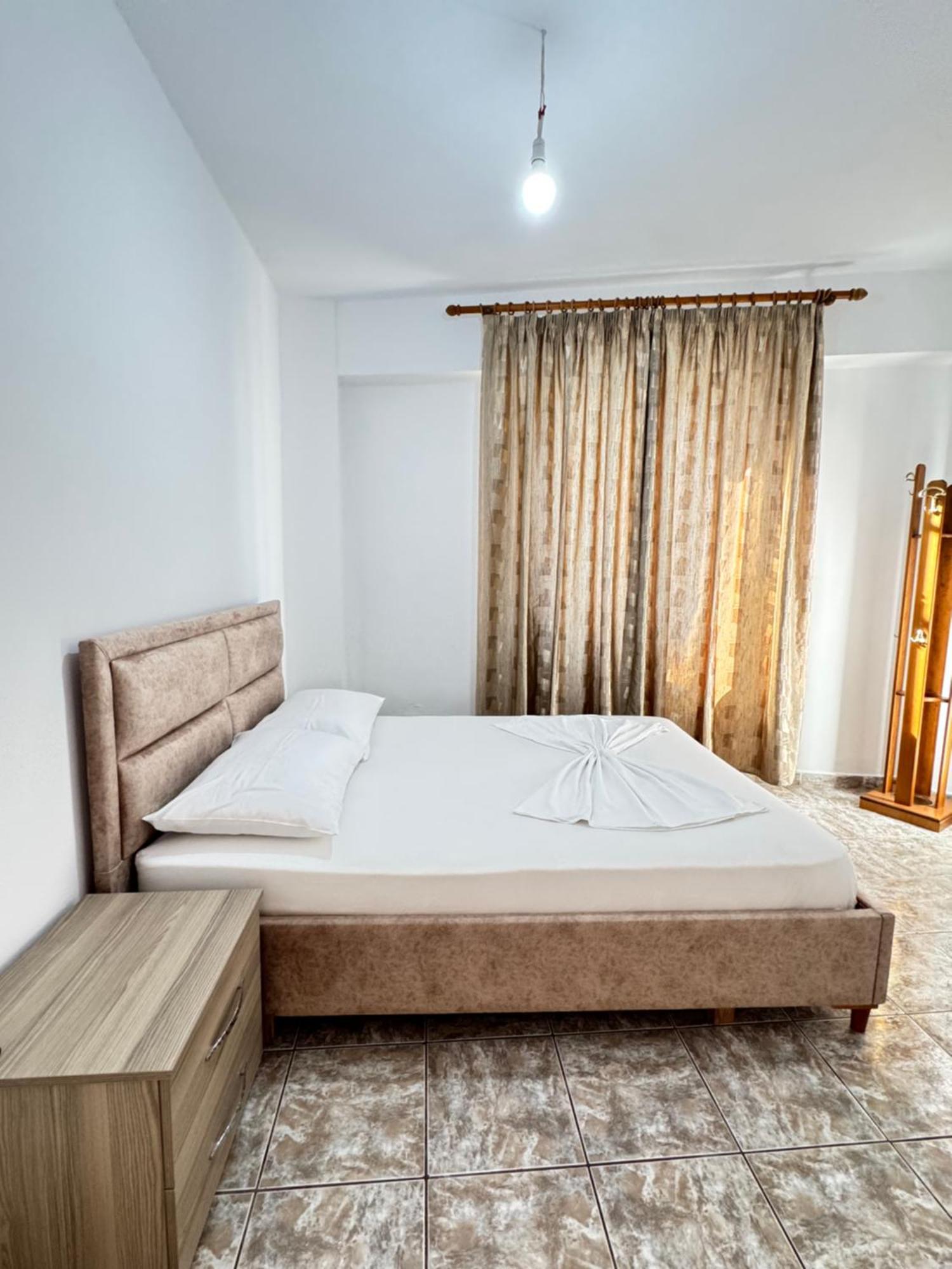 Alex Apartments Sarandë エクステリア 写真